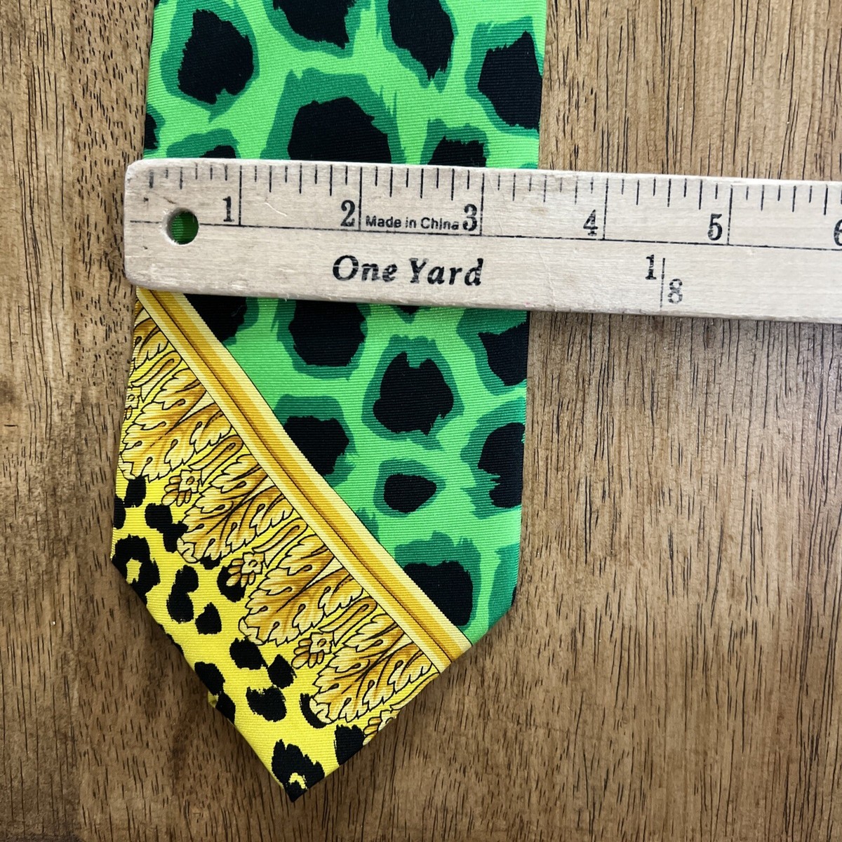 Gianni Versace Couture Silk Tie Green & Gold Animal Prints Gianni Versace Couture Silk Tie Green & Gold Animal Prints