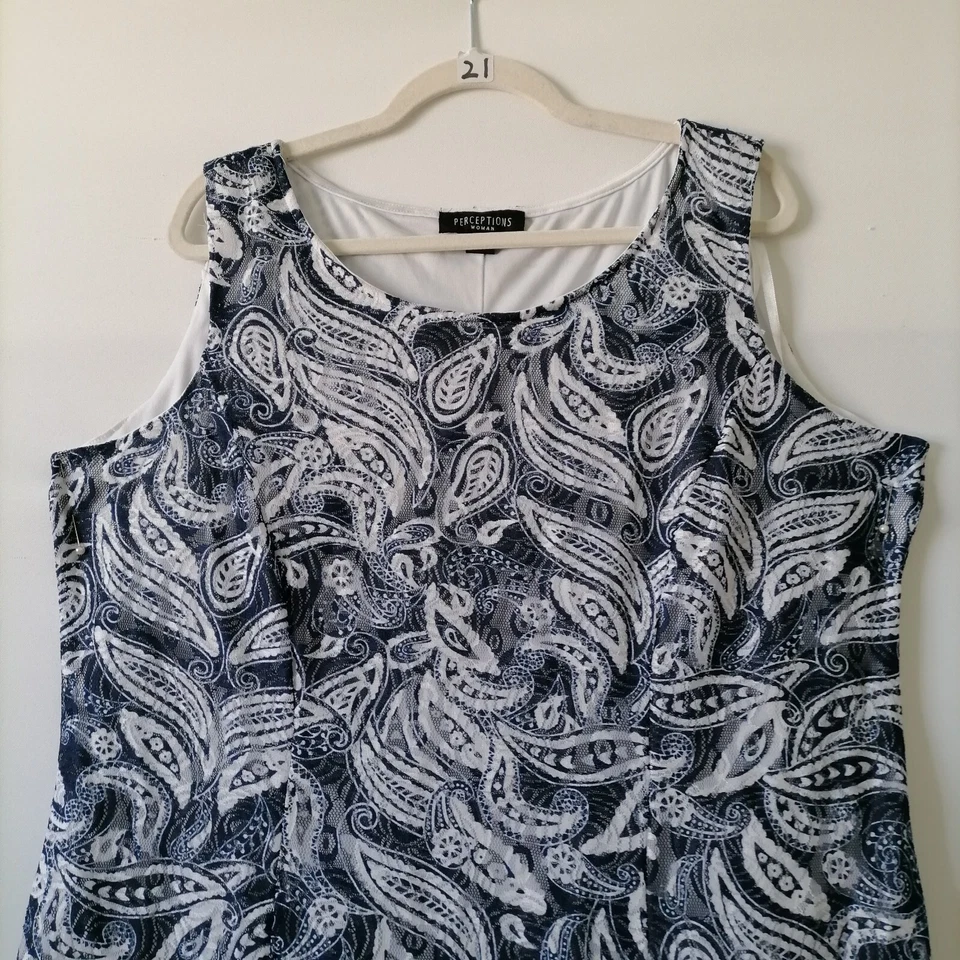 Vestido recto Perceptions para mujer azul marino sin mangas estampado cachemir talla grande 1X Foto 3 de 4