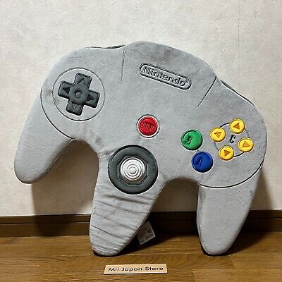 ニンテンドーミュージアム　任天堂 N64 コントローラー型クッション クッション NINTENDO 64 コントローラー ニンテンドー