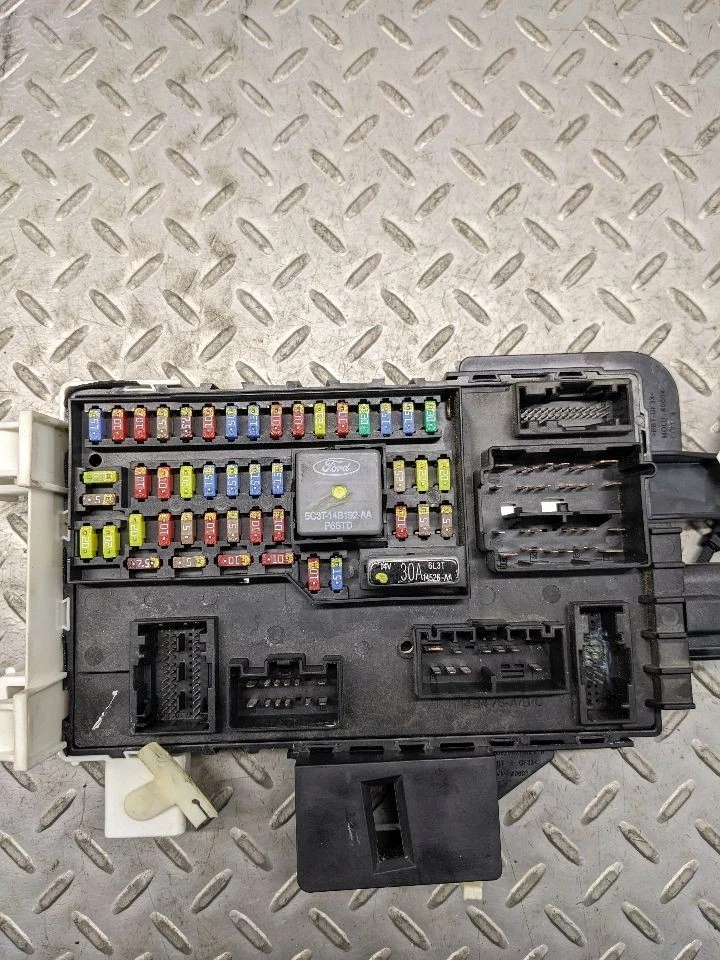 Chasis ECM multifunción lado del pasajero debajo del tablero se adapta a 10-14 Mustang 1165758 Foto 2 de 4