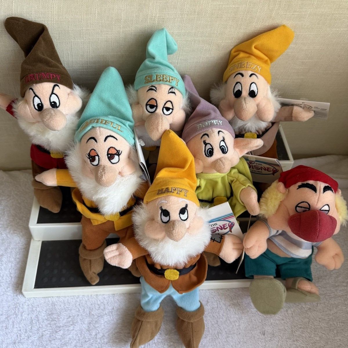Disney Store Snow White & Seven Dwarfs 12