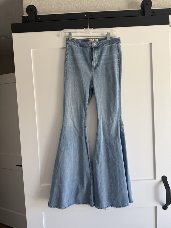 Free people Woman’s Flare Jeans 28