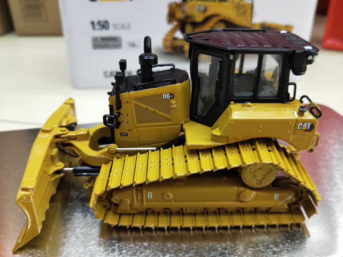 for CAT D6 XE LGP Track Type Tractor bulldozer 1/50 DIECAST MODEL