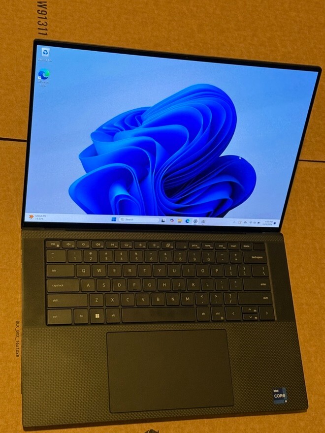 Dell XPS 15 9520 i9-12900HK OLED 64GB 1TB SSD GeForce RTX 3050 Ti