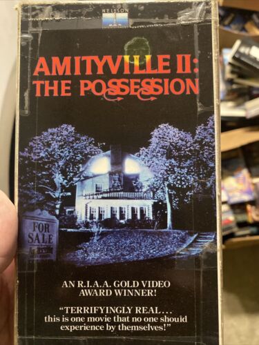 Amityville 2 - The Possession VHS NELSON EMBASSY HORROR RARO FUERA DE IMPRENTA - Imagen 1 de 3