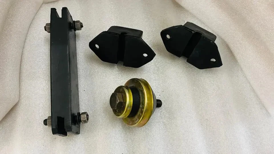 WILLYS JEEP 1941-71 MB CJ2A M38 CJ3A 134 ENGINE, TRANS & T-CASE MOUNT KIT |Fit Foto 2 de 2