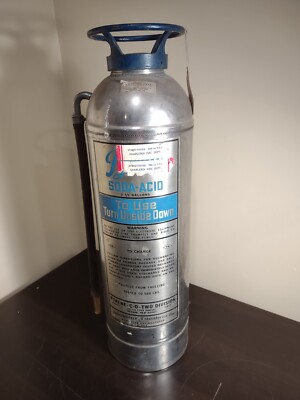 Vintage Soda-Acid 2.5 Gallon Fire Extinguisher 1970s Empty All Original