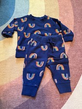 Hanna Andersson Baby Sweat Suit Set in Navy Rainbow Print Size 3-6 Months Cotton