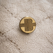 Letter "B" B Vintage Block Initial Monogram Logo Gold Lapel Pin - Round Badge