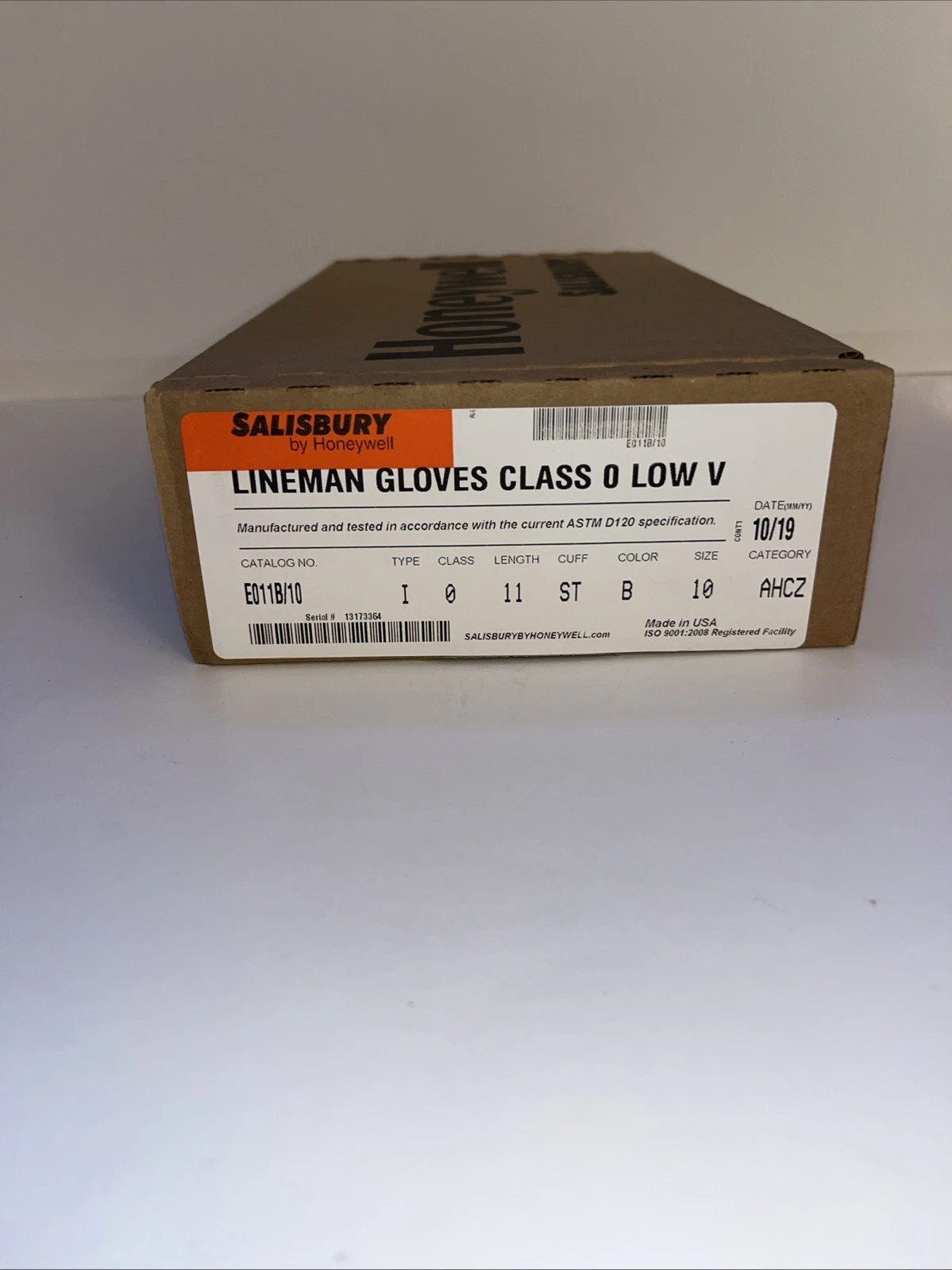 SALISBURY E011B/10 Electrical Insulating Gloves,Type I.