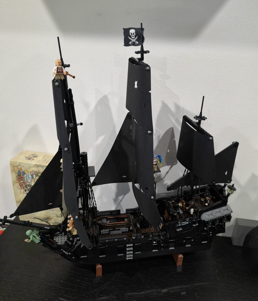 LEGO Icons 10365 Captain Jack Sparrow's Pirate Ship, Foto 4 von 4