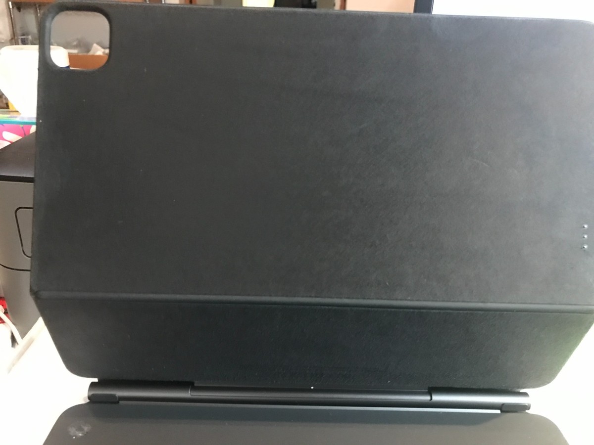 Apple A2480 Magic Keyboard for iPad Pro (12.9 Inch) 3/4/5/6 Gen