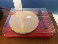 pro-ject debut carbon dc turntable! With Box And Extras!!
