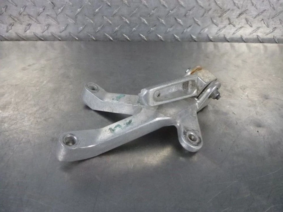 Clavija de pie de pasajero trasera derecha Yamaha FZR 1000 K Foto 2 de 4