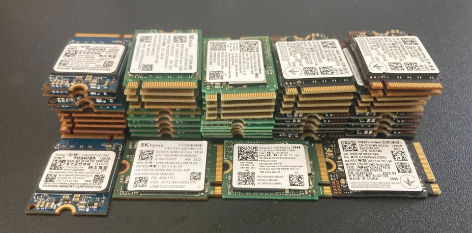 LOTE DE 10 UNIDADES SSD Internas M2 2230 NVMe Marca Mixta OEM de 128 GB - Tire Funcionando Foto 2 de 2