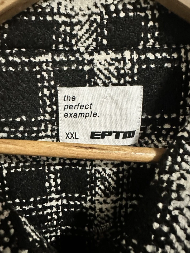 Eptm Quarter Zip flannel  Foto 2 de 4