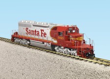 USA Trains SD40-2 DIESEL with SMOKE and LIGHTS SD-40, R22316 Santa Fe Warbonnet