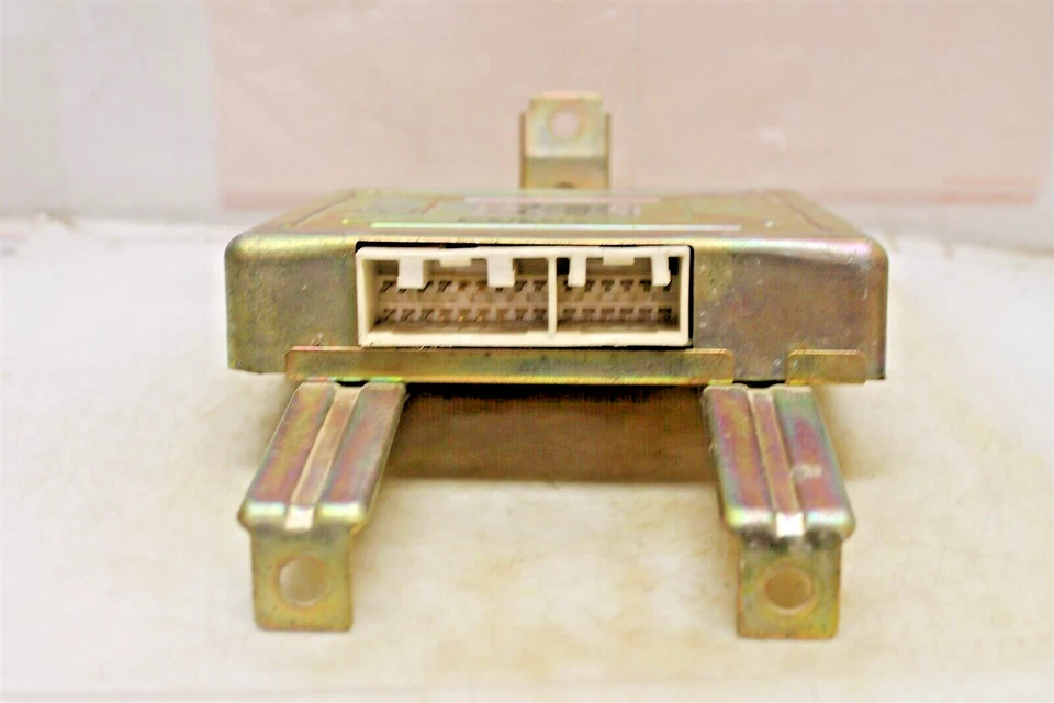 Unidad de control del motor 33920-61B50 Geo Metro 1989-1991 módulo ECU 271 4F3-B6 Foto 4 de 4