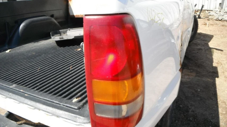 Radiator ID 15193112 Fits 99-04 SIERRA 1500 PICKUP 1130339 Foto 3 de 4