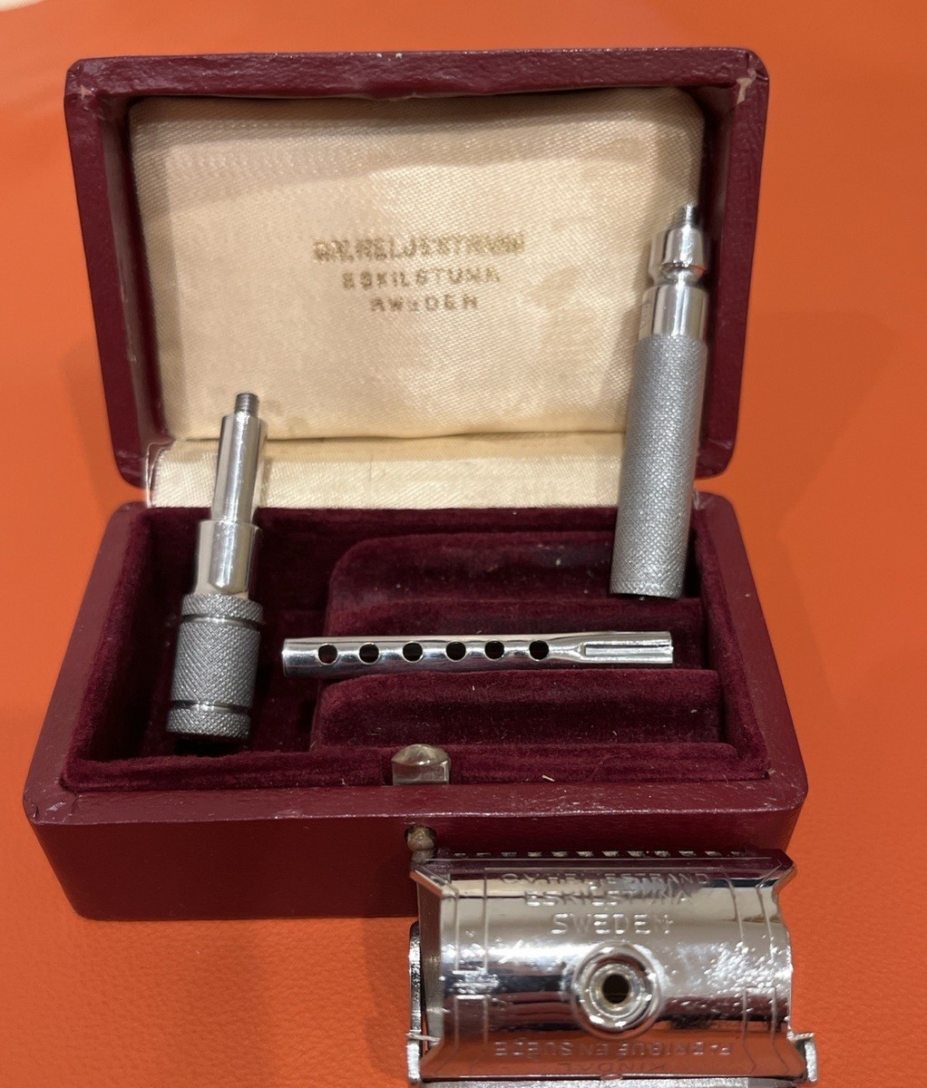 Vintage C.V. Heljestrand Eskilstuna Sweden DE Safety Razor Travel