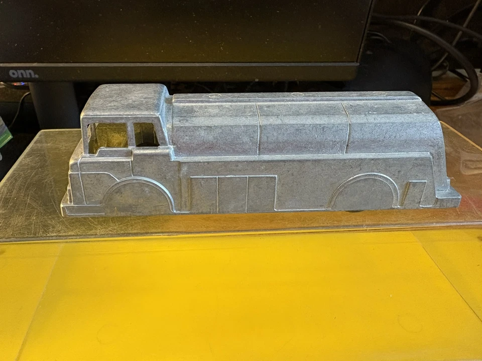 1960 MIDGETOY VINTAGE BARE METAL ARTILLERY TANK+TANKER TRUCK NOS 6”L Made USA - Image 3 of 4