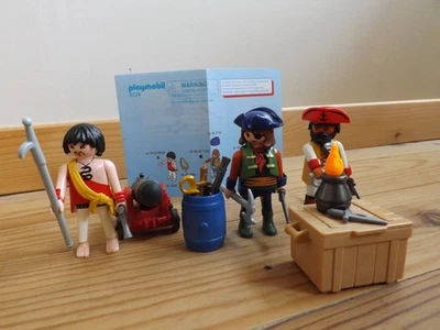 Playmobil 5136 - lot Equipage des Pirates avec Armes et canon + coffre - Photo 1/4