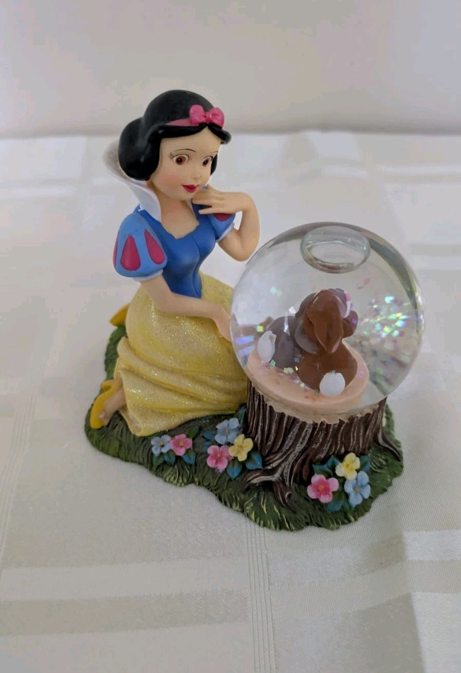 Vintage Rare Retired Disney Store Exclusive Princess Snow White Mini Snow Globe