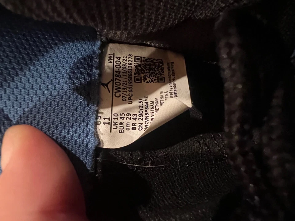 Size 11 - Jordan 11 CMFT Low Black Dark Marina Blue 2022 - Image 4 of 4