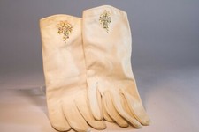 vintage women's leather gloves with detail size small