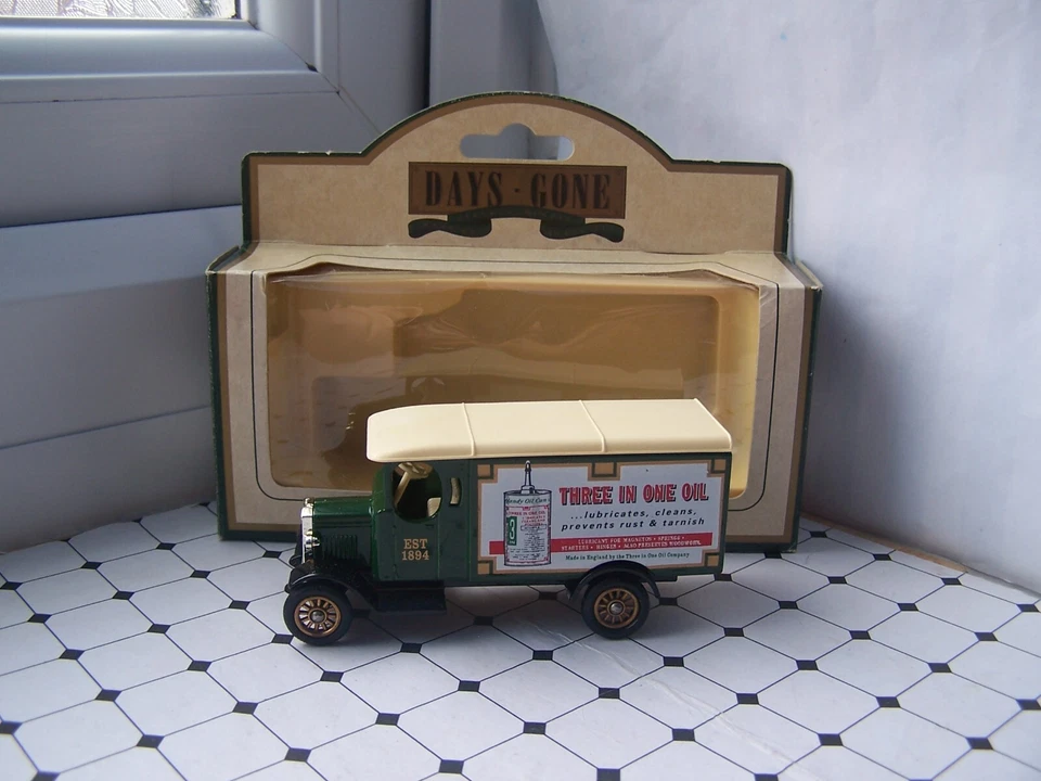 LLEDO, DAYS GONE, MORRIS VAN, OIL, LIMITED EDITION, DIE CAST MODEL, VINTAGE - Image 3 of 4