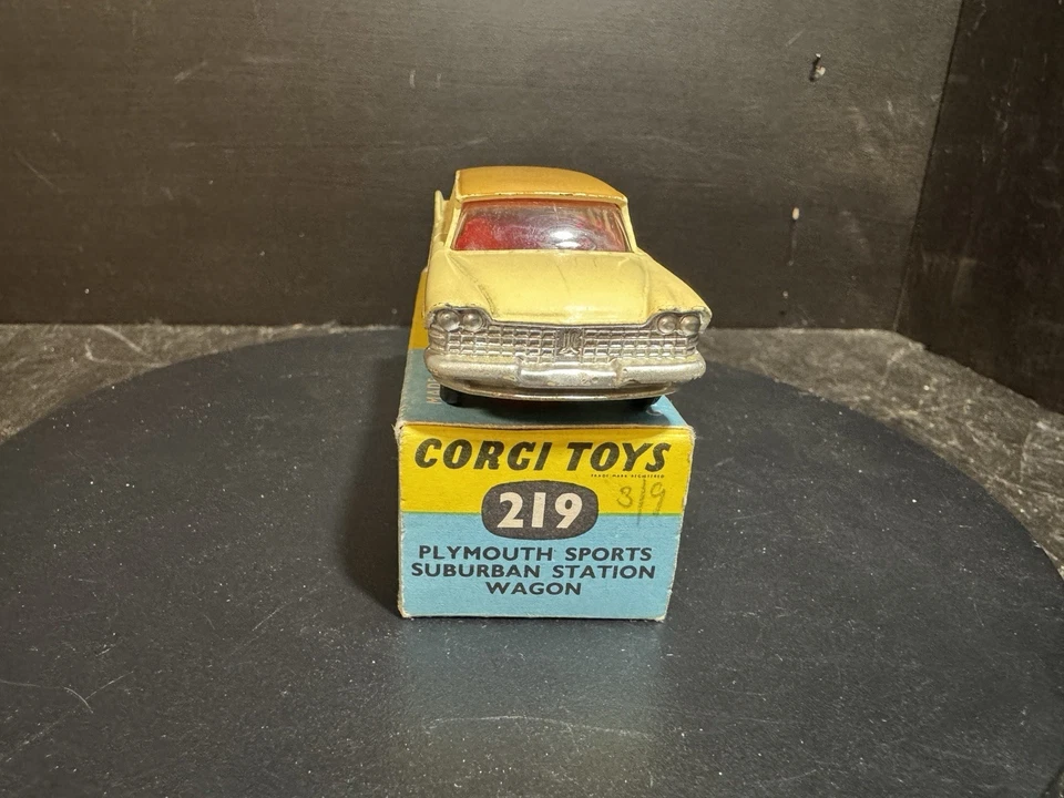 1960-63 Corgi Spielzeug - 219 PLYMOUTH SPORTS SUBURBAN WAGON - cremefarben - OVP - Bild 2 von 4