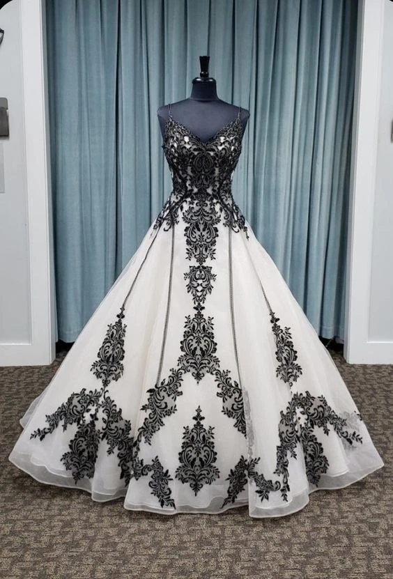 Vestidos de novia negros blancos sin tirantes apliques de encaje línea A vestidos de baile de novia Foto 2 de 4