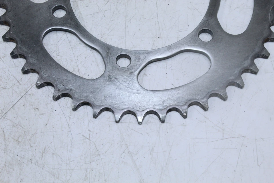 Piñón trasero 18-19 Suzuki GSXS750 64511-14J00 Foto 4 de 4