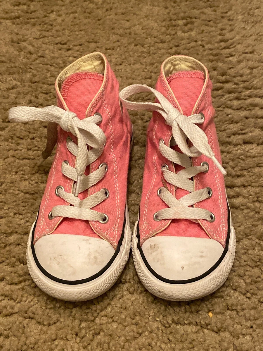 Preowned little girls high top converse chuck Taylor s says 10. In Good Cond