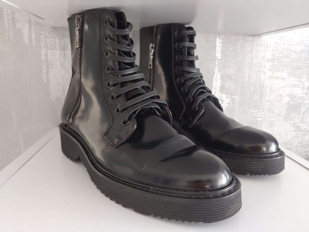 Prada Womens Combat Two Zip Lace Up Ankle Boots Black Patent Prada Womens Combat Two Zip Lace Up Ankle Boots Black Patent
