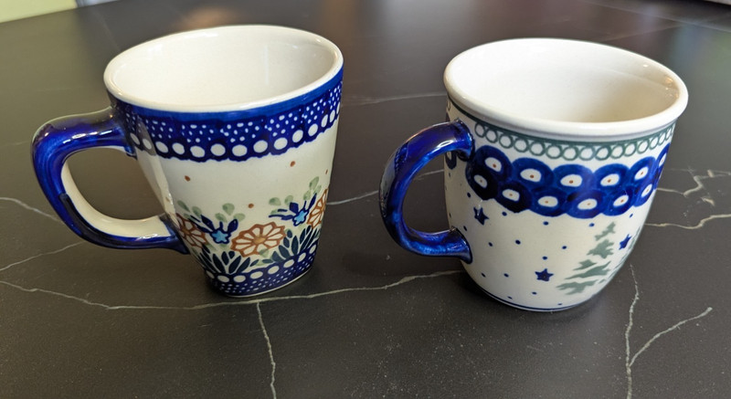POLISH POTTERY 9oz BLUE FLORAL & 10 oz CHRISTMAS TREE MUGS New (365/5)