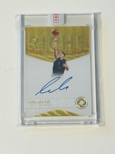2018 OPULENCE BASKETBALL- LUKA DONCIC - NOUVEAU RICHE - RC AUTO - /25🔥ON CARD🔥