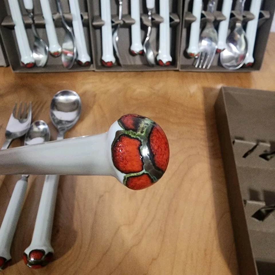 Juego de cubiertos vintage de 20 piezas con mango de hongo de piedra y acero Denby England Foto 3 de 4