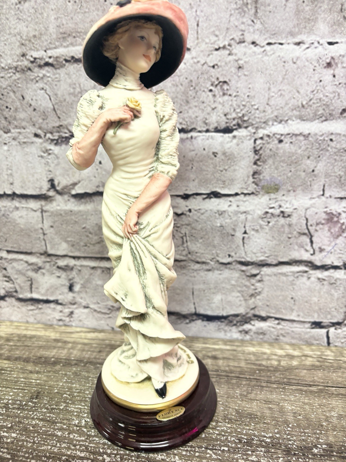 Giuseppe Armani Florence Figurine “Alice” 1998 10” Tall