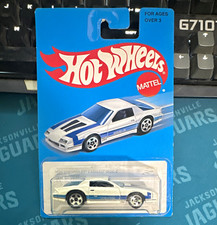 Hot Wheels 1985 Chevrolet Camaro IROC-Z 1:64 Diecast White/Blue Unopened