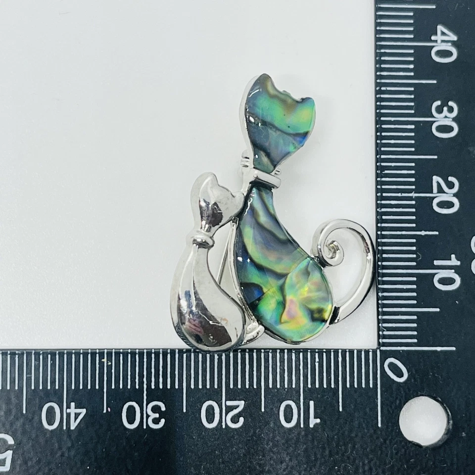 Broche prendedor gato y gatito tono plata con carcasa de abulón Foto 3 de 3