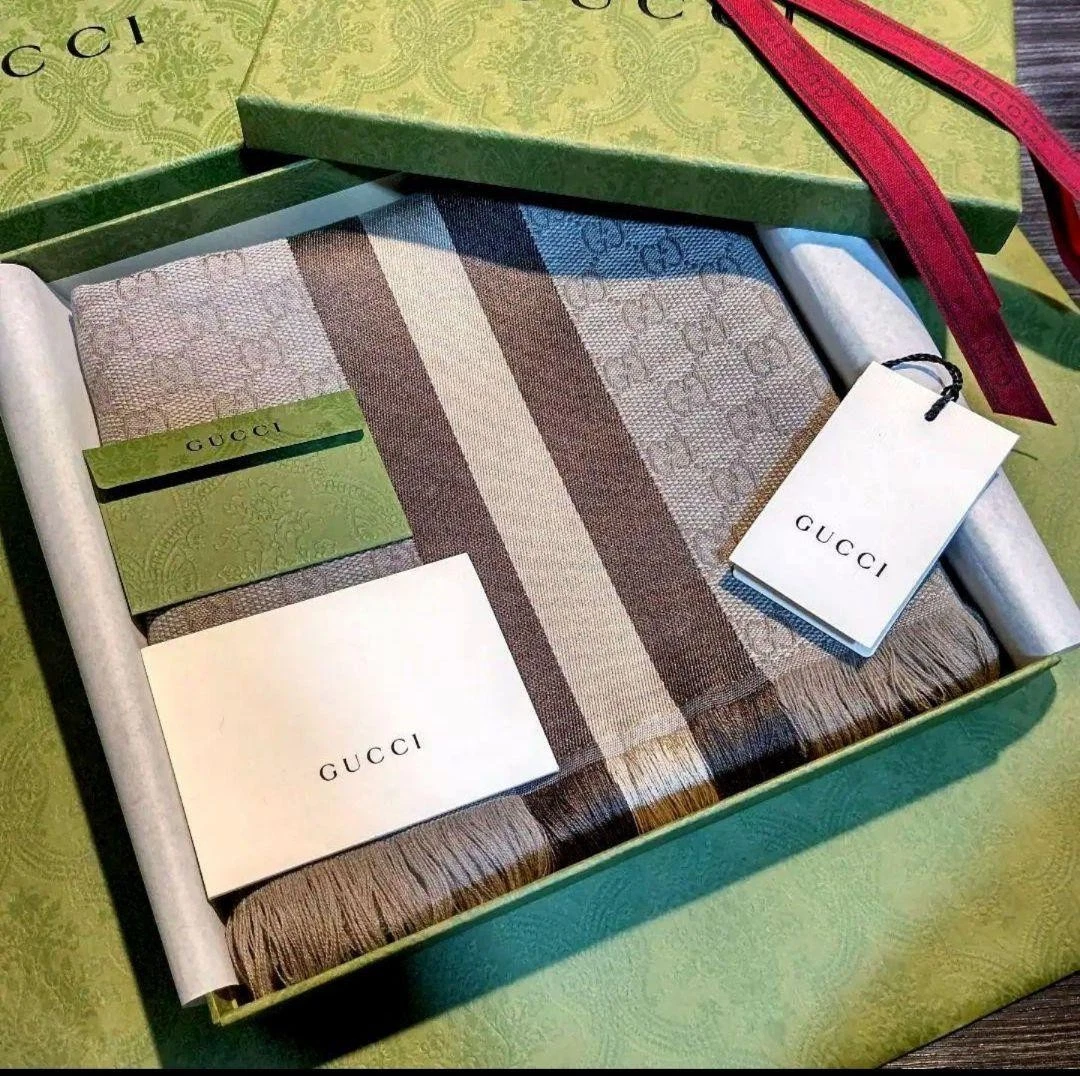 Gucci Sherley Line écharpe châle beige avec étiquettes