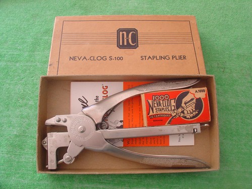 VINTAGE NEVA-CLOG #S-100 STAPLING PLIER ORIGINAL BOX WITH STAPLES AND INFO USA - Picture 4 of 5