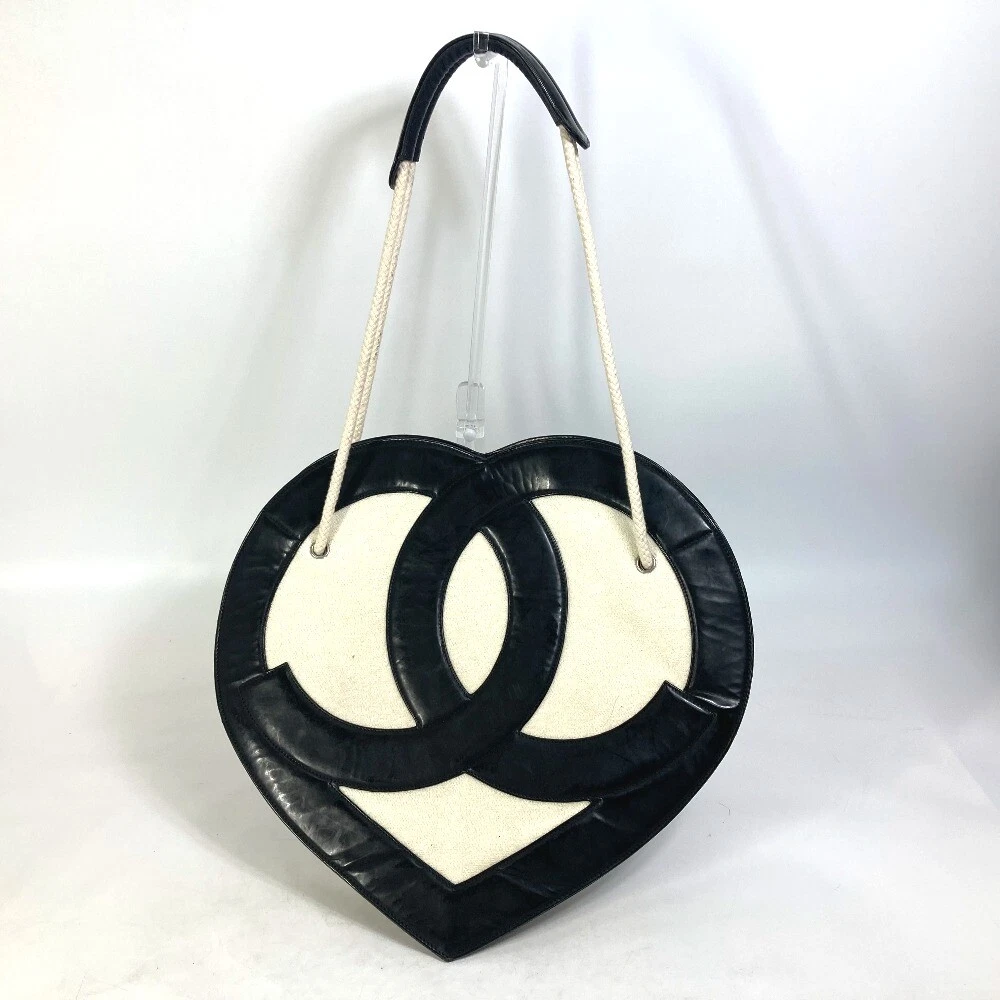 CHANEL heart Logo/CC Mark Chanel Bag Shoulder Bag enamel / pile
