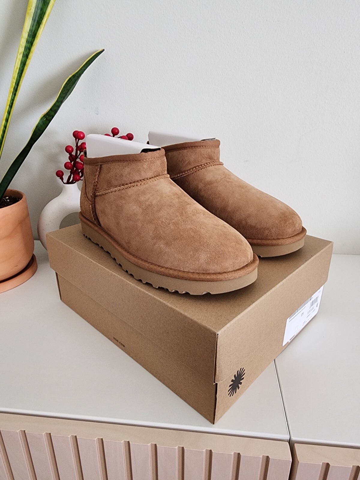 Brand New 100percent Authentic UGG Classic Ultra Mini Chestnut 1116109 Women's Boots