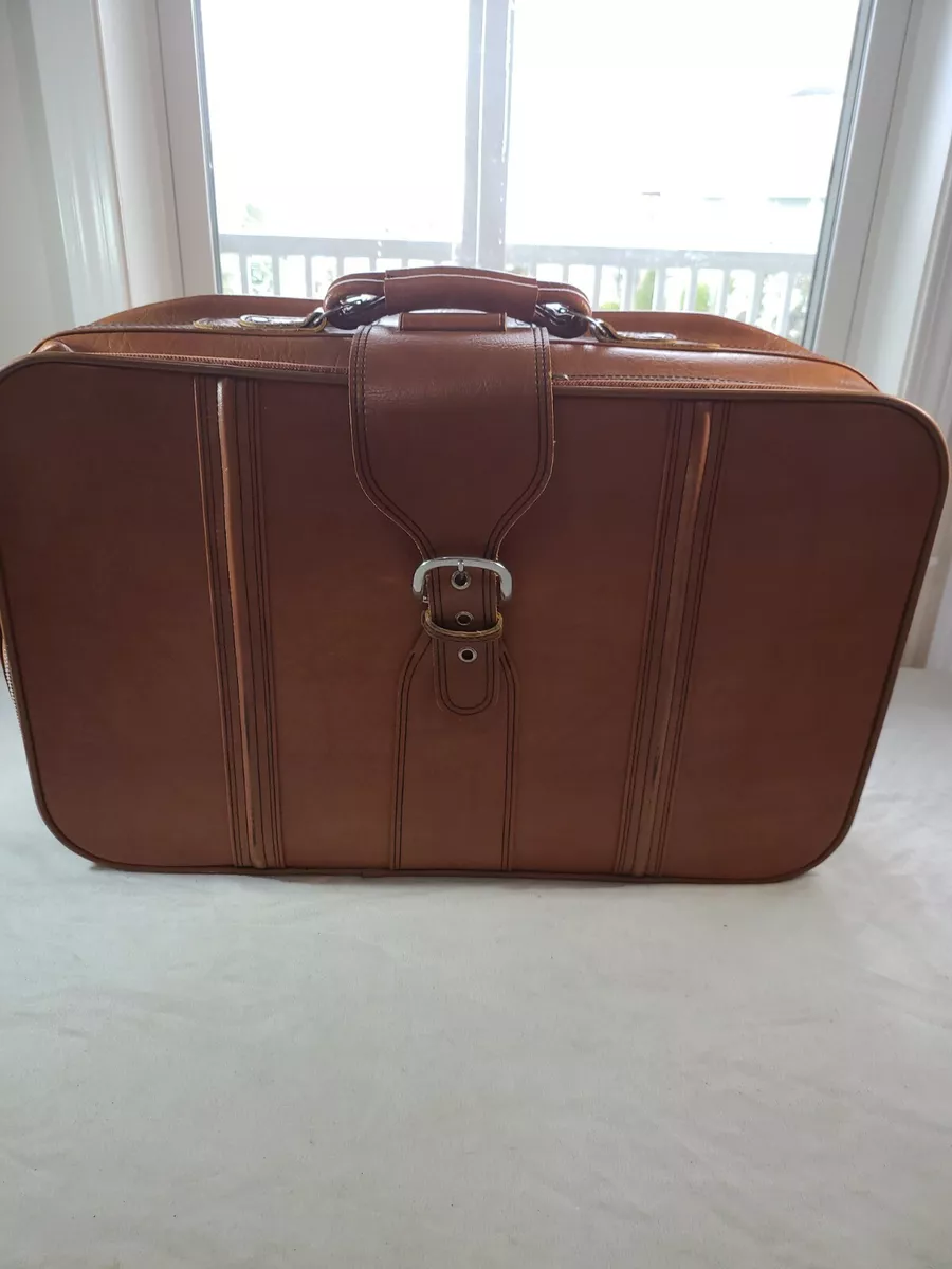 Using Leather Paint to Update furniture, shoes and a briefcase!