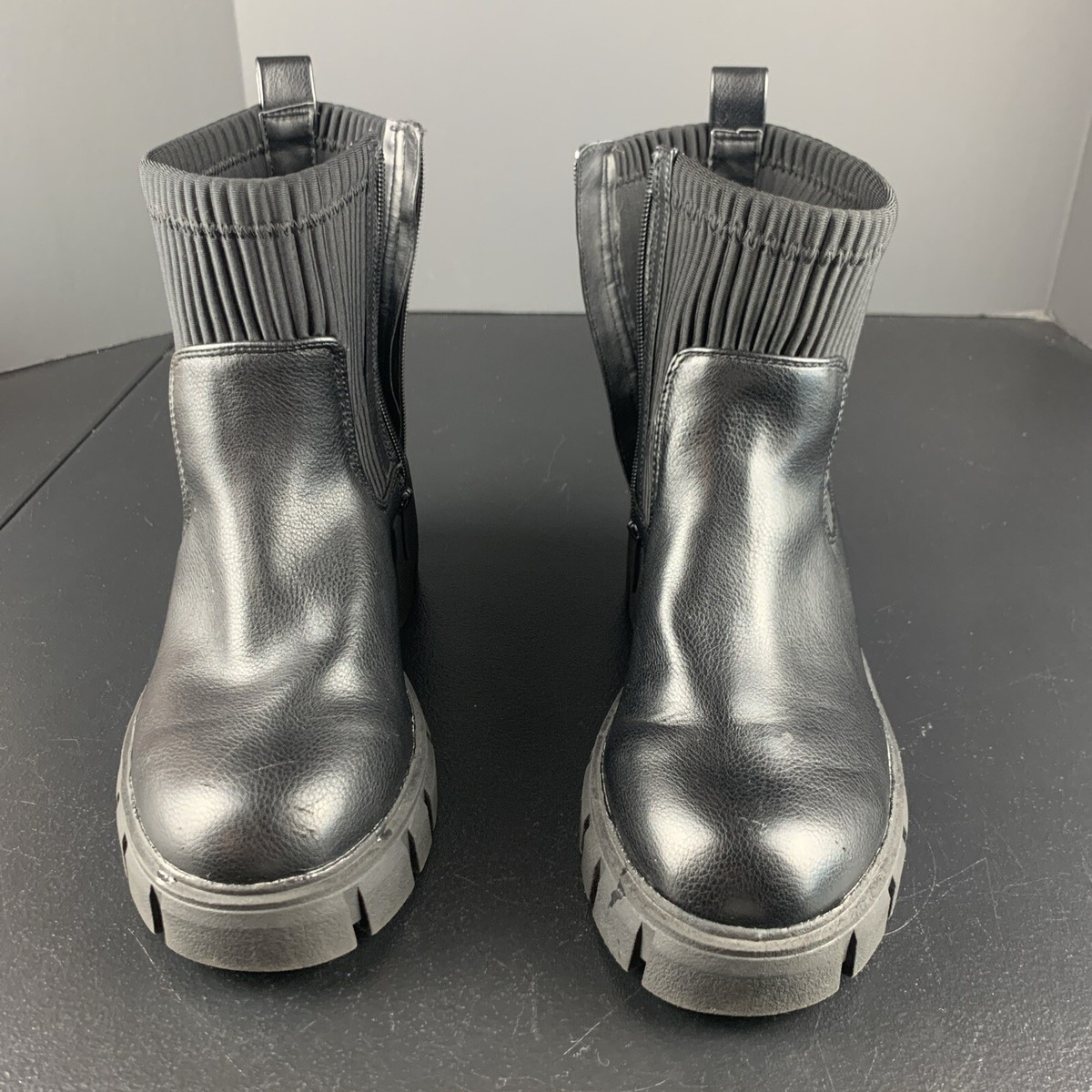 2018A WOMEN'S TORRID CHELSEA BLACK ANKLE BOOTIE SIZE 9WW