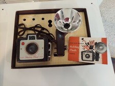 BROWNIE HOLIDAY FLASH OUTFIT CAMERA in ORIGINAL BOX KODAK NO. 183M vintage '60s