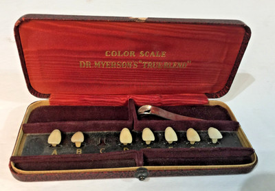 Vtg Dr. Myerson's True Blend Acryllic Color Scale Dental Tooth Shade Guide 1940s