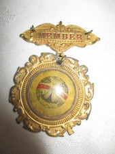 Ancien insigne de membre Chevaliers des Maccabées - Métal et celluloïd